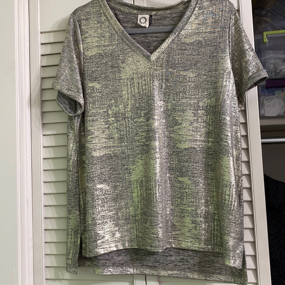 Anthropologie akemi + kin medium metallic top